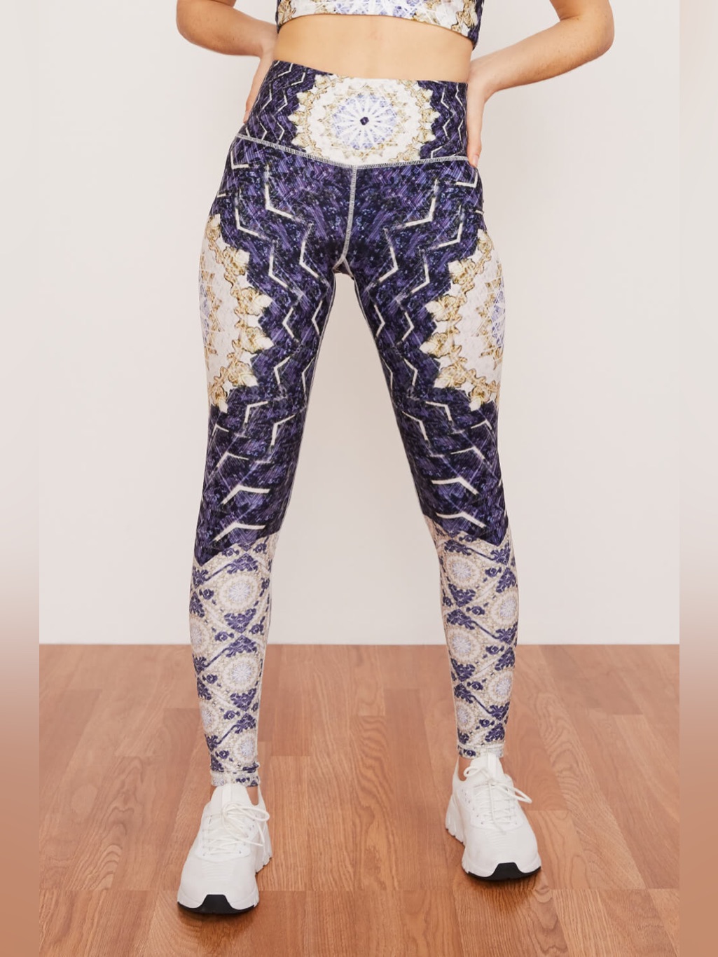 Wolven Reverie Leggings Size Small